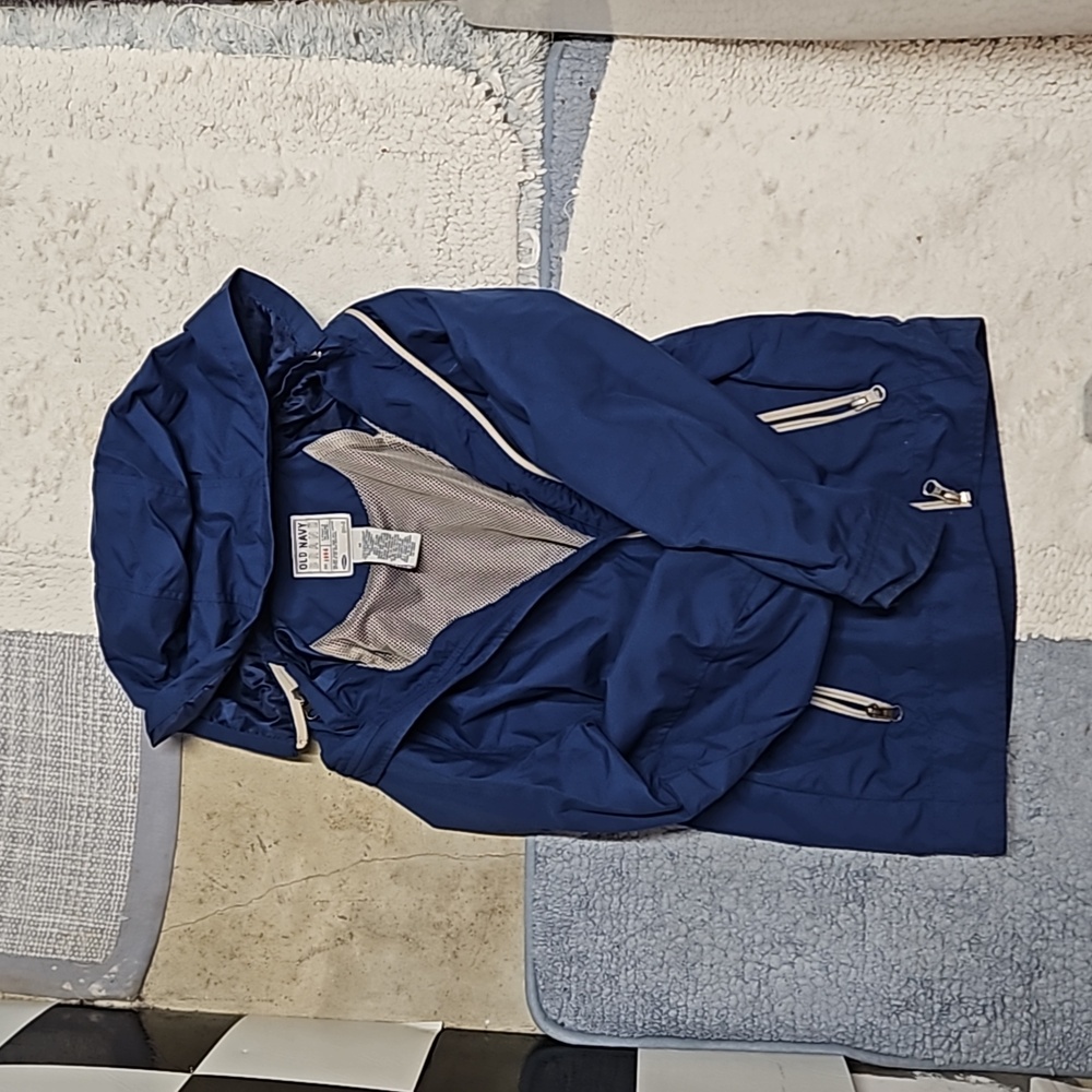 Boy or girl Old Navy blue shell jacket size medium